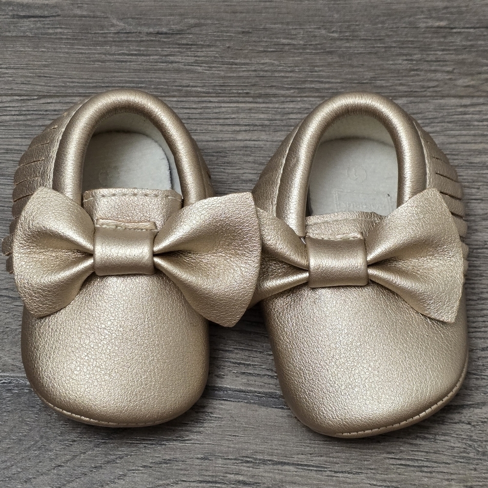 Romirus Infant Shoes Metallic Gold  Infant Size 1 Comfy Easy Stretch On Bows